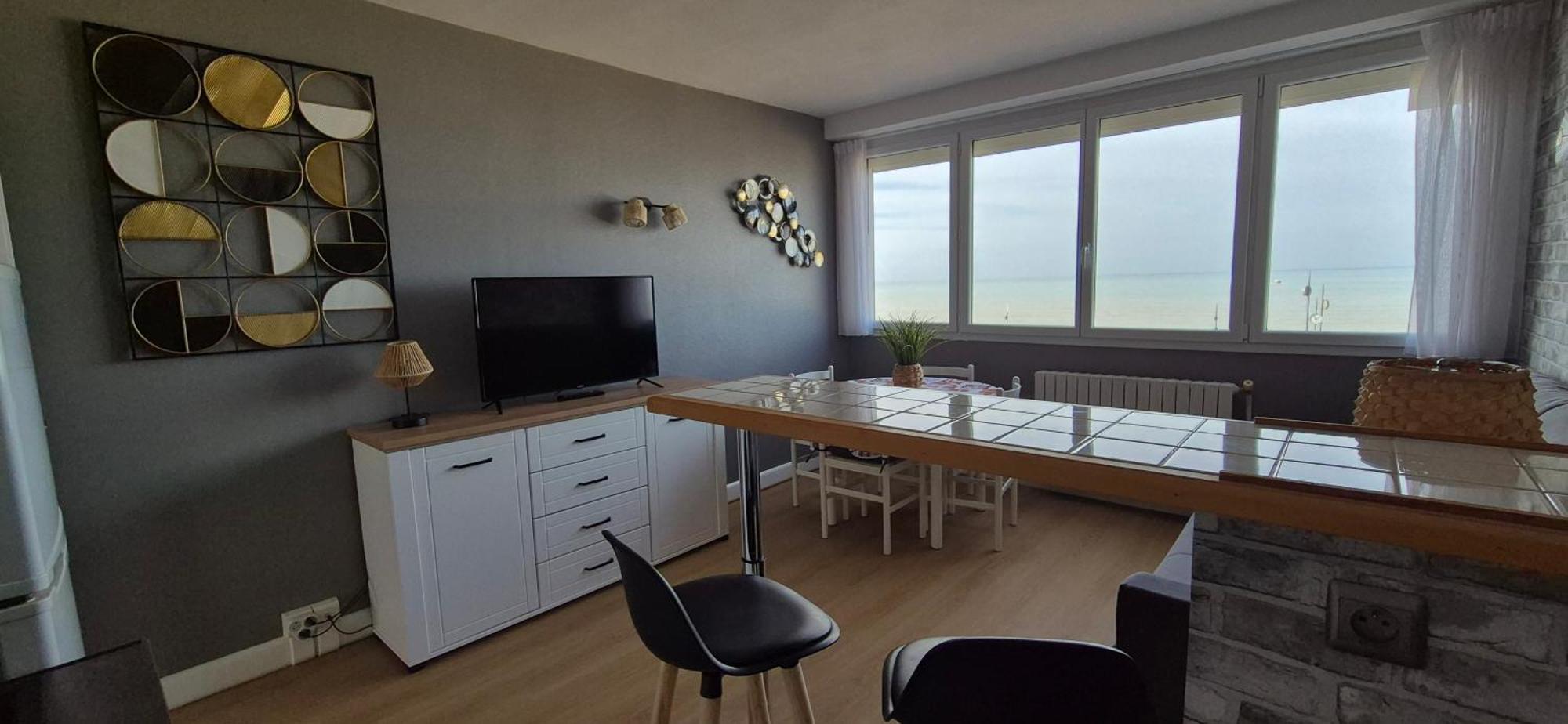Residence Du Bord De Mer 9 Appartements Avec Une Vraie Vue Mer Le Tréport Εξωτερικό φωτογραφία